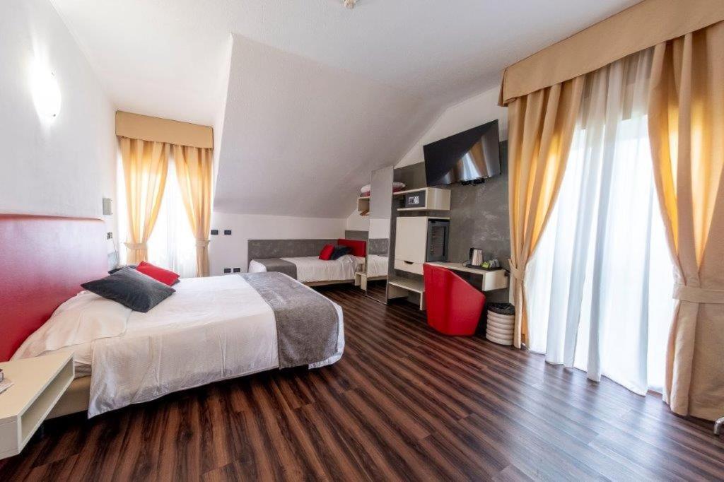 Hotel Le Palme (Adults Only) Dormelletto Bagian luar foto