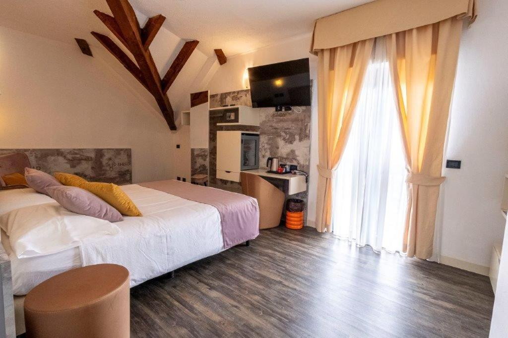 Hotel Le Palme (Adults Only) Dormelletto Bagian luar foto