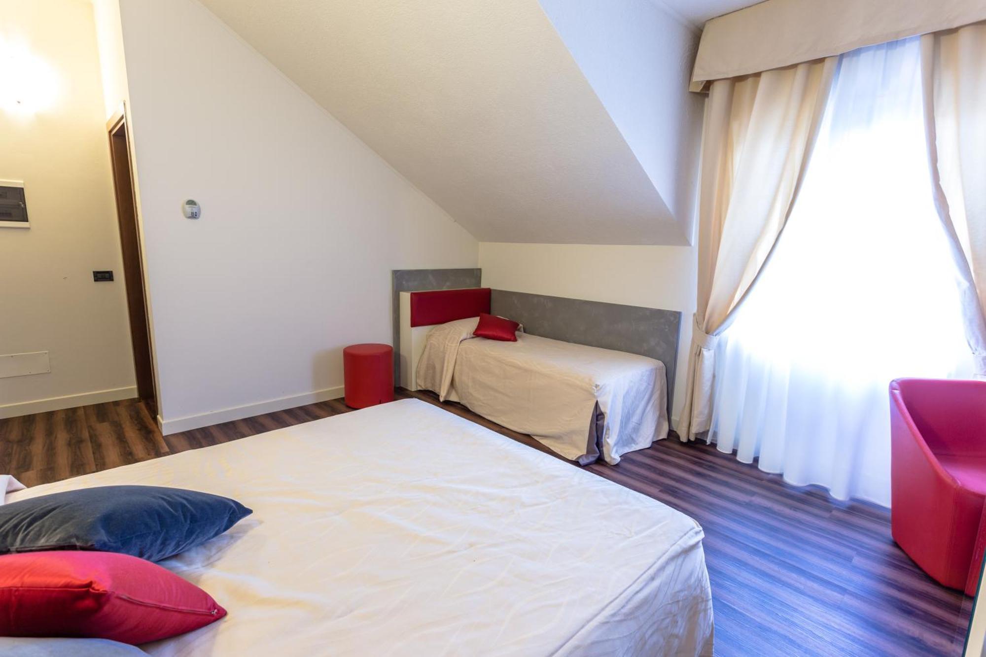 Hotel Le Palme (Adults Only) Dormelletto Bagian luar foto